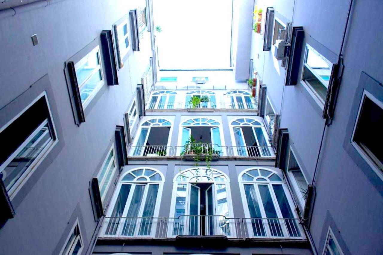 Around Toledo Hotel เนเปิลส์ ภายนอก รูปภาพ