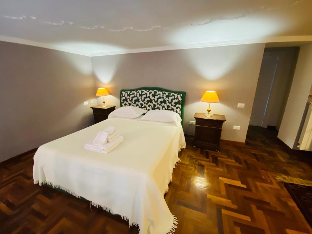 Around Toledo Hotel เนเปิลส์ ภายนอก รูปภาพ