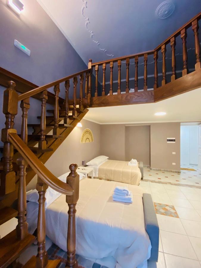 Around Toledo Hotel เนเปิลส์ ภายนอก รูปภาพ